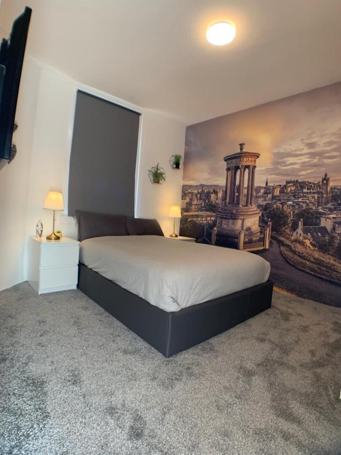 Maria- Bright And Modern City Center Apartment . エディンバラ エクステリア 写真