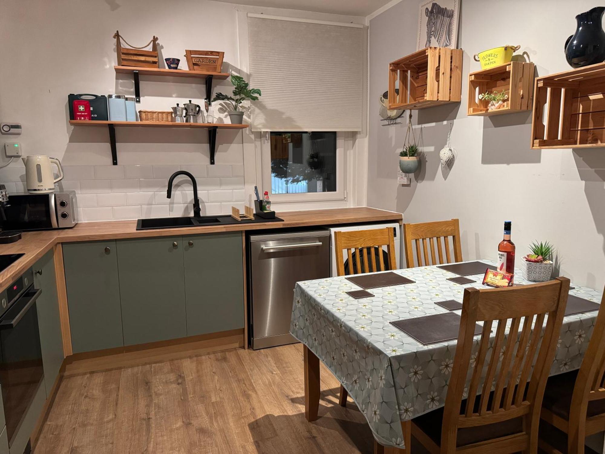 Maria- Bright And Modern City Center Apartment . エディンバラ エクステリア 写真